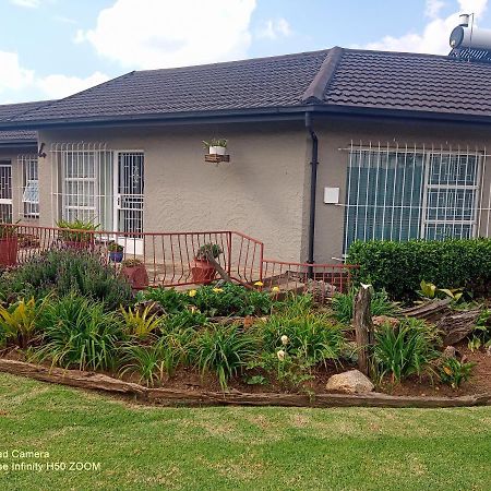 4 On Verbena Boksburg Extérieur photo